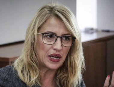 Φωτιά στο Μάτι: Επίθεση της Δούρου στην Πυροσβεστική